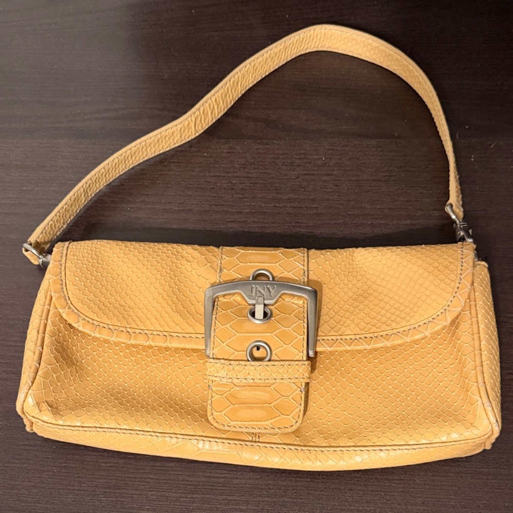 Elegant Beige Snakeskin Shoulder Bag